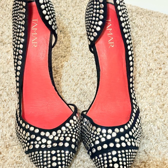 Black Heels Shoes with elegant design and comfortable fit - Picture 3 of 9